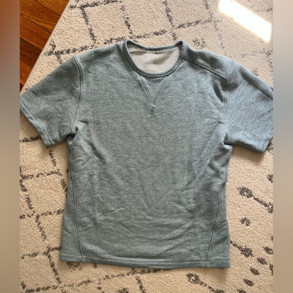 Men’s medium lulu lemon light blue lounge shirt